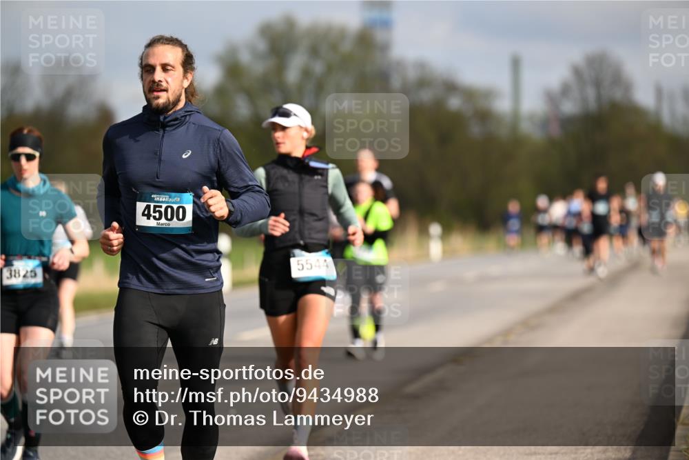 12.04.2026 - 45. Internationalen Wilhelmsburger Insellauf Dr. Thomas Lammeyer http://msf.ph/oto/9434988 12.04.2026 09:23:02 Laufen 3825, 4500, 5544 meine-sportfotos.de
