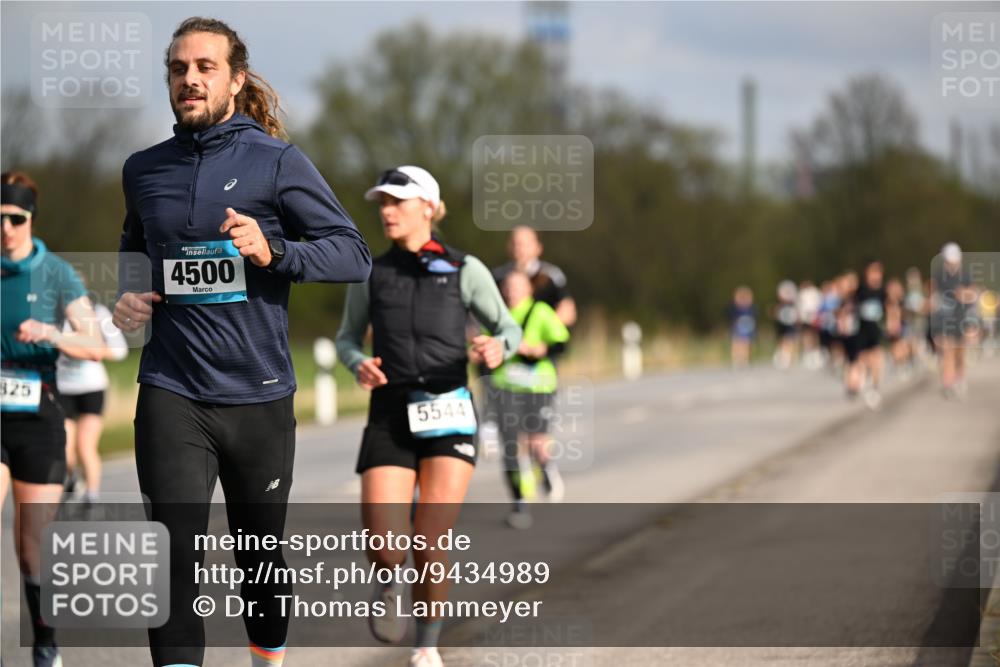 12.04.2026 - 45. Internationalen Wilhelmsburger Insellauf Dr. Thomas Lammeyer http://msf.ph/oto/9434989 12.04.2026 09:23:02 Laufen 325, 4500, 5544 meine-sportfotos.de
