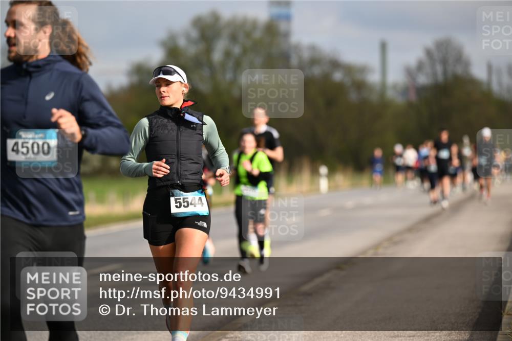 12.04.2026 - 45. Internationalen Wilhelmsburger Insellauf Dr. Thomas Lammeyer http://msf.ph/oto/9434991 12.04.2026 09:23:03 Laufen 4500, 5544 meine-sportfotos.de
