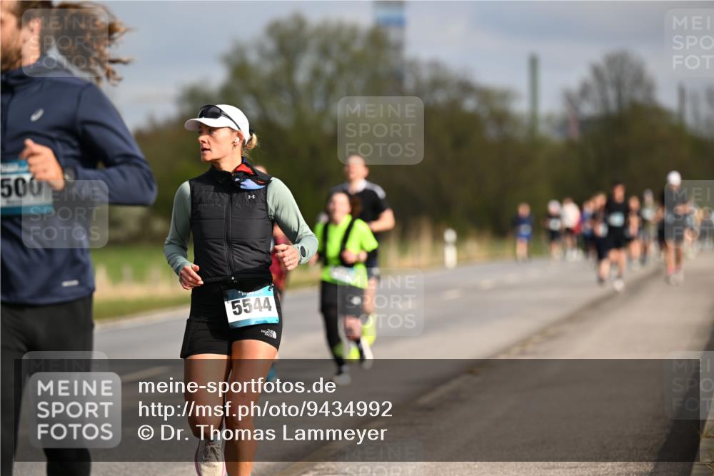 12.04.2026 - 45. Internationalen Wilhelmsburger Insellauf Dr. Thomas Lammeyer http://msf.ph/oto/9434992 12.04.2026 09:23:03 Laufen 500, 5544 meine-sportfotos.de