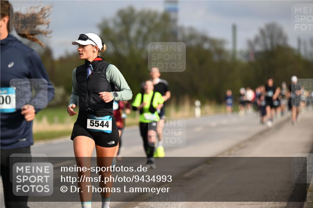 12.04.2026 - 45. Internationalen Wilhelmsburger Insellauf Dr. Thomas Lammeyer http://msf.ph/oto/9434993 12.04.2026 09:23:03 Laufen 5544 meine-sportfotos.de