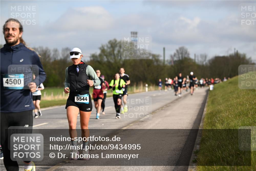 12.04.2026 - 45. Internationalen Wilhelmsburger Insellauf Dr. Thomas Lammeyer http://msf.ph/oto/9434995 12.04.2026 09:23:04 Laufen 4500, 5544 meine-sportfotos.de