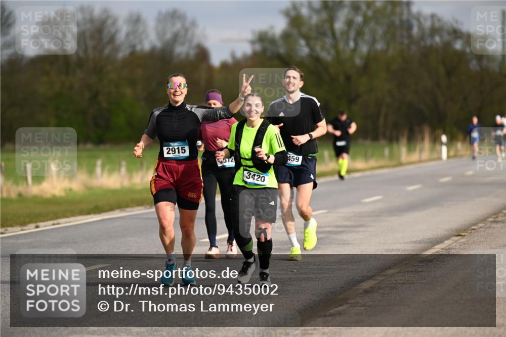 12.04.2026 - 45. Internationalen Wilhelmsburger Insellauf Dr. Thomas Lammeyer http://msf.ph/oto/9435002 12.04.2026 09:23:06 Laufen 2915, 5572, 3420, 459 meine-sportfotos.de