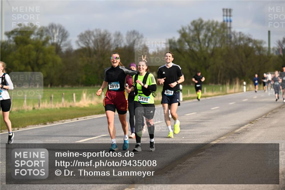12.04.2026 - 45. Internationalen Wilhelmsburger Insellauf Dr. Thomas Lammeyer http://msf.ph/oto/9435008 12.04.2026 09:23:07 Laufen 2915, 3420, 3459 meine-sportfotos.de