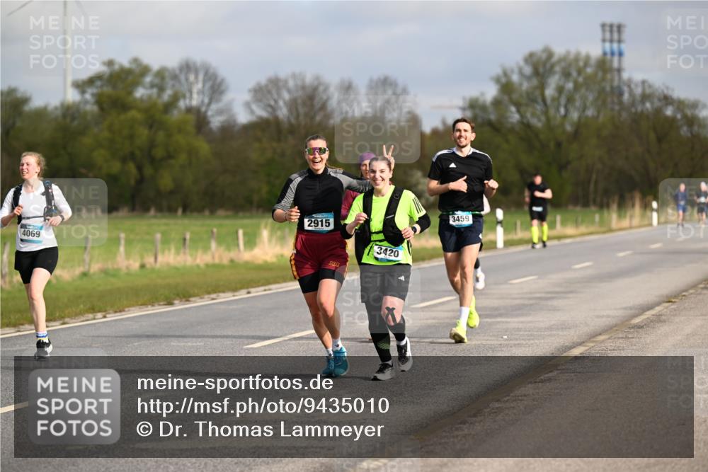 12.04.2026 - 45. Internationalen Wilhelmsburger Insellauf Dr. Thomas Lammeyer http://msf.ph/oto/9435010 12.04.2026 09:23:07 Laufen 4069, 2915, 3420, 3459 meine-sportfotos.de