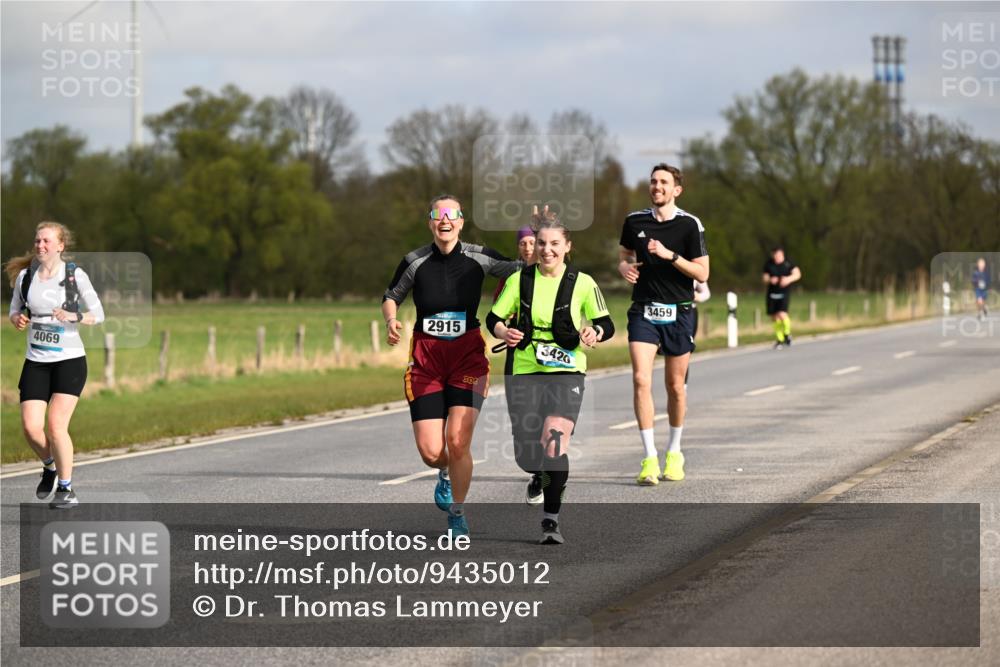 12.04.2026 - 45. Internationalen Wilhelmsburger Insellauf Dr. Thomas Lammeyer http://msf.ph/oto/9435012 12.04.2026 09:23:08 Laufen 4069, 2915, 3420, 3459 meine-sportfotos.de