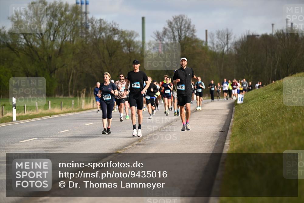12.04.2026 - 45. Internationalen Wilhelmsburger Insellauf Dr. Thomas Lammeyer http://msf.ph/oto/9435016 12.04.2026 09:23:13 Laufen 4632, 4786, 3435, 16 meine-sportfotos.de