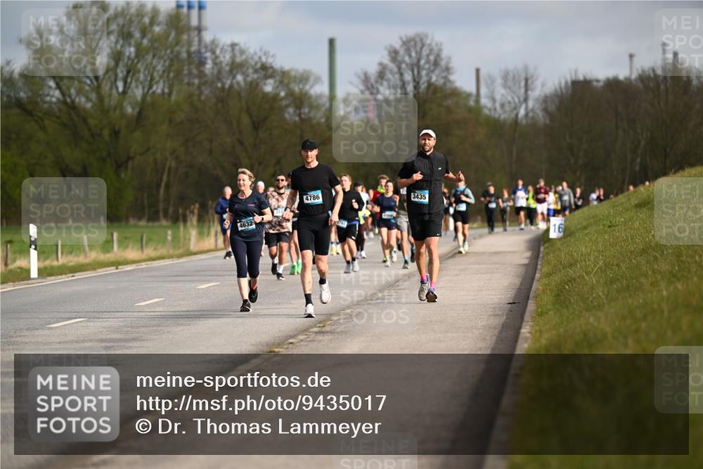 12.04.2026 - 45. Internationalen Wilhelmsburger Insellauf Dr. Thomas Lammeyer http://msf.ph/oto/9435017 12.04.2026 09:23:14 Laufen 4632, 4786, 3435, 16 meine-sportfotos.de