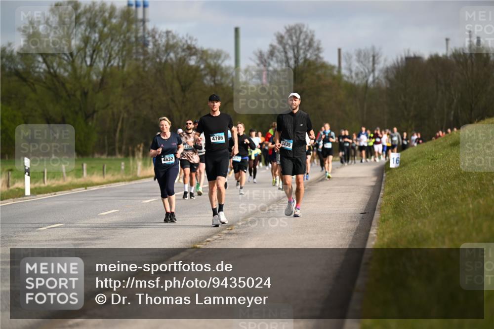 12.04.2026 - 45. Internationalen Wilhelmsburger Insellauf Dr. Thomas Lammeyer http://msf.ph/oto/9435024 12.04.2026 09:23:14 Laufen 4632, 4786, 3435, 314, 16 meine-sportfotos.de