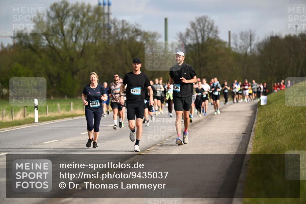 12.04.2026 - 45. Internationalen Wilhelmsburger Insellauf Dr. Thomas Lammeyer http://msf.ph/oto/9435037 12.04.2026 09:23:17 Laufen 4632, 4786, 3435 meine-sportfotos.de