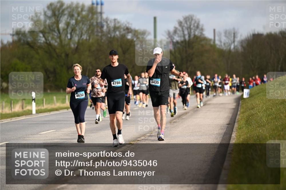 12.04.2026 - 45. Internationalen Wilhelmsburger Insellauf Dr. Thomas Lammeyer http://msf.ph/oto/9435046 12.04.2026 09:23:18 Laufen 4632, 4786, 3435 meine-sportfotos.de