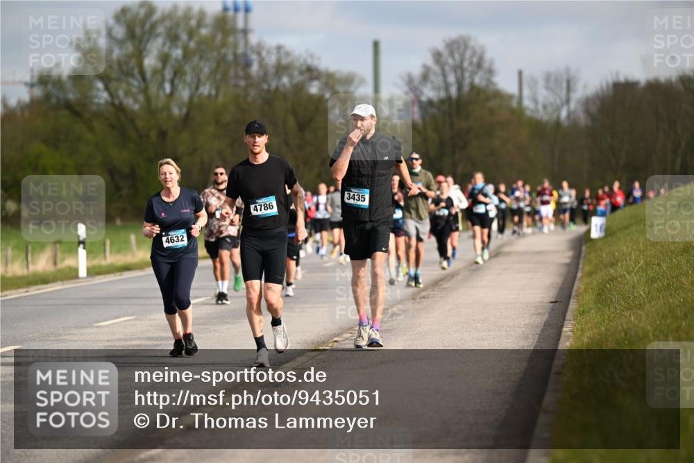 12.04.2026 - 45. Internationalen Wilhelmsburger Insellauf Dr. Thomas Lammeyer http://msf.ph/oto/9435051 12.04.2026 09:23:19 Laufen 4632, 4786, 3435 meine-sportfotos.de