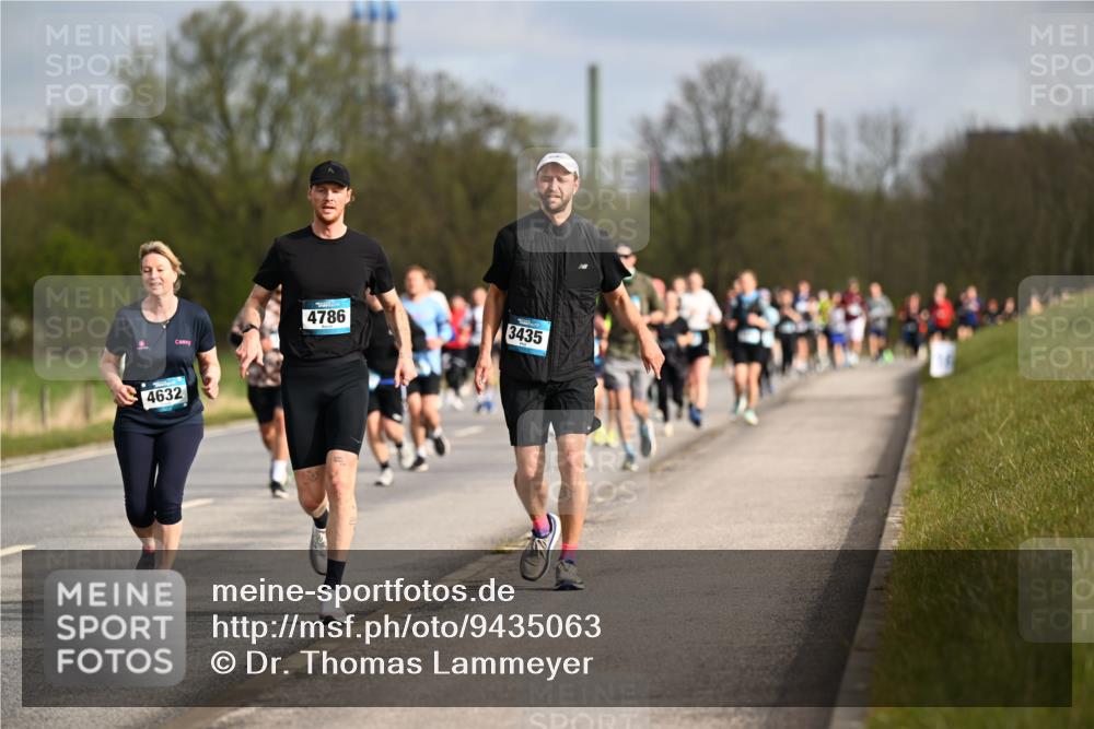12.04.2026 - 45. Internationalen Wilhelmsburger Insellauf Dr. Thomas Lammeyer http://msf.ph/oto/9435063 12.04.2026 09:23:21 Laufen 4786, 4632, 3435 meine-sportfotos.de