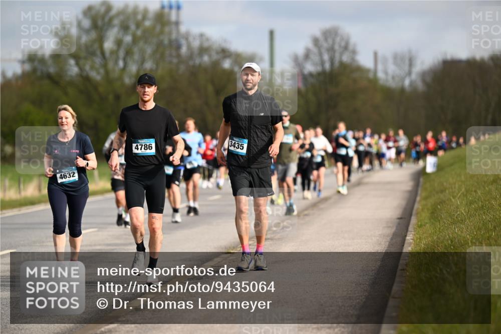12.04.2026 - 45. Internationalen Wilhelmsburger Insellauf Dr. Thomas Lammeyer http://msf.ph/oto/9435064 12.04.2026 09:23:21 Laufen 4632, 3435, 4786 meine-sportfotos.de