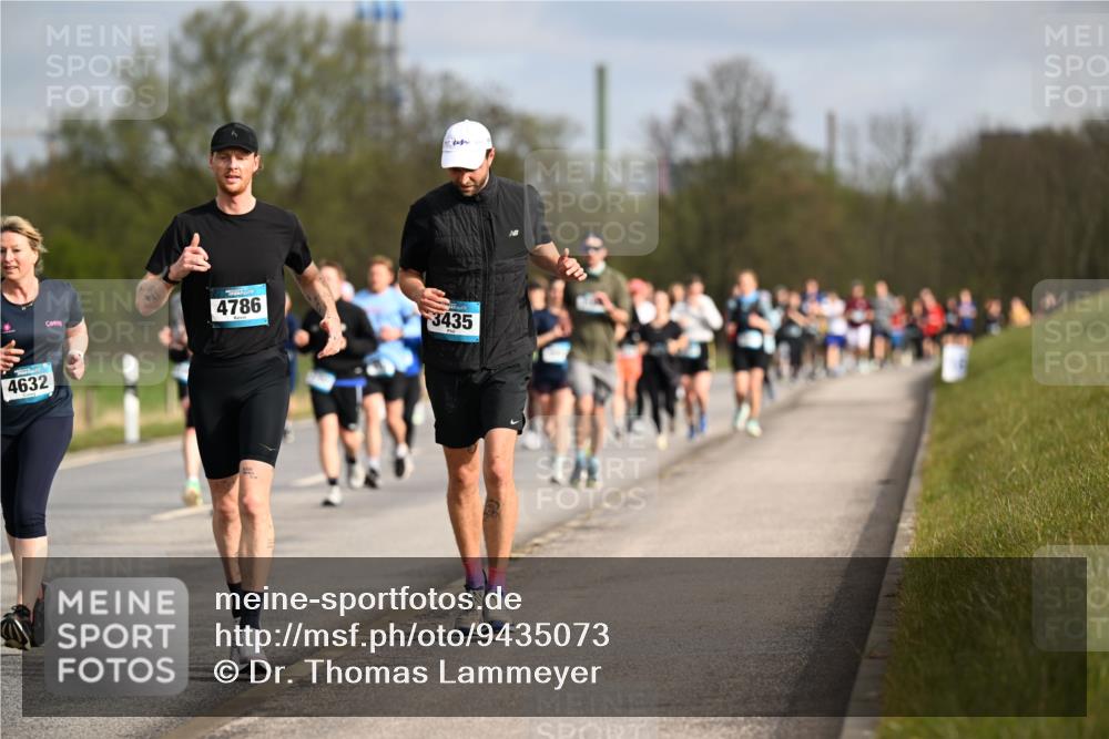 12.04.2026 - 45. Internationalen Wilhelmsburger Insellauf Dr. Thomas Lammeyer http://msf.ph/oto/9435073 12.04.2026 09:23:22 Laufen 4632, 4786, 3435 meine-sportfotos.de