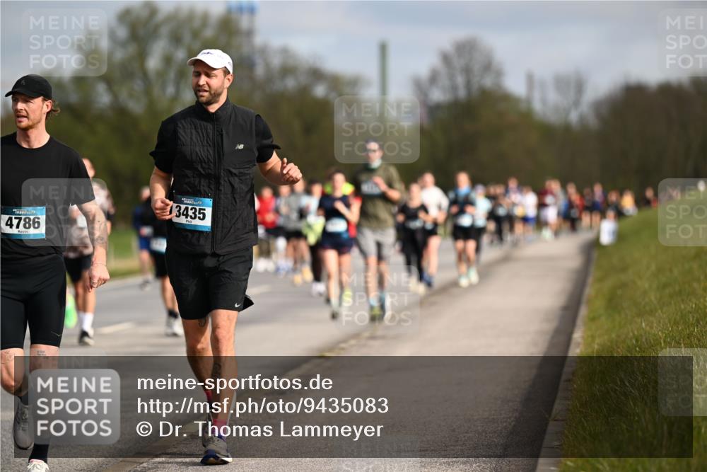 12.04.2026 - 45. Internationalen Wilhelmsburger Insellauf Dr. Thomas Lammeyer http://msf.ph/oto/9435083 12.04.2026 09:23:24 Laufen 4786, 3435 meine-sportfotos.de