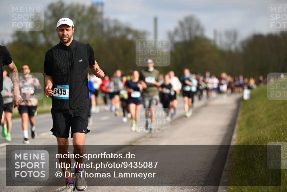 12.04.2026 - 45. Internationalen Wilhelmsburger Insellauf Dr. Thomas Lammeyer http://msf.ph/oto/9435087 12.04.2026 09:23:24 Laufen 3435 meine-sportfotos.de