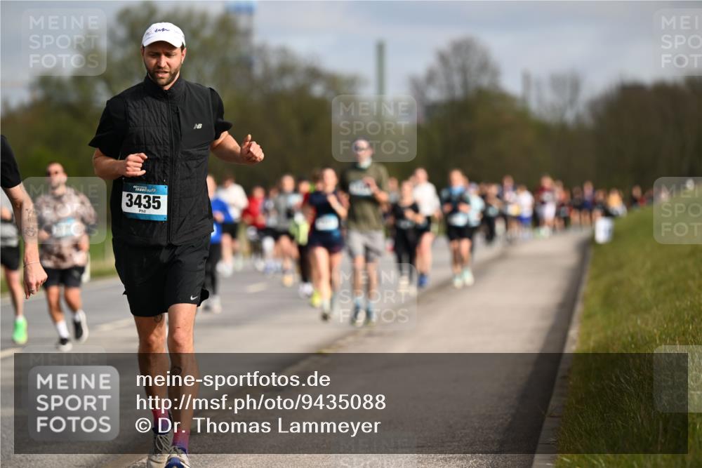 12.04.2026 - 45. Internationalen Wilhelmsburger Insellauf Dr. Thomas Lammeyer http://msf.ph/oto/9435088 12.04.2026 09:23:24 Laufen 3435 meine-sportfotos.de