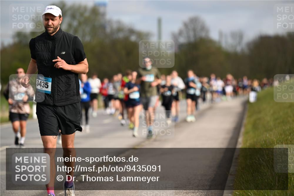 12.04.2026 - 45. Internationalen Wilhelmsburger Insellauf Dr. Thomas Lammeyer http://msf.ph/oto/9435091 12.04.2026 09:23:25 Laufen 3435 meine-sportfotos.de