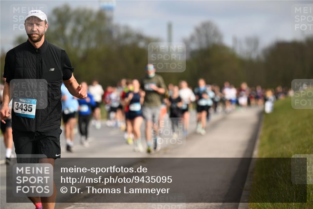 12.04.2026 - 45. Internationalen Wilhelmsburger Insellauf Dr. Thomas Lammeyer http://msf.ph/oto/9435095 12.04.2026 09:23:25 Laufen 45, 3435 meine-sportfotos.de