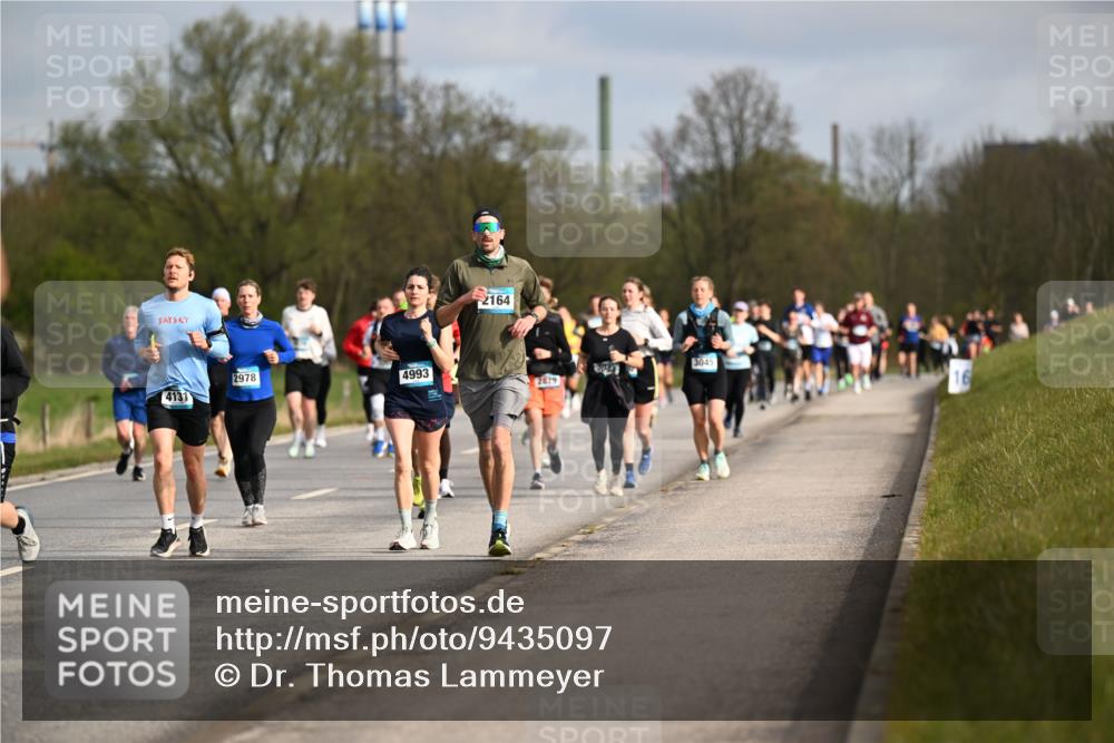 12.04.2026 - 45. Internationalen Wilhelmsburger Insellauf Dr. Thomas Lammeyer http://msf.ph/oto/9435097 12.04.2026 09:23:26 Laufen 2978, 4993, 4131, 2164, 2879, 3045 meine-sportfotos.de