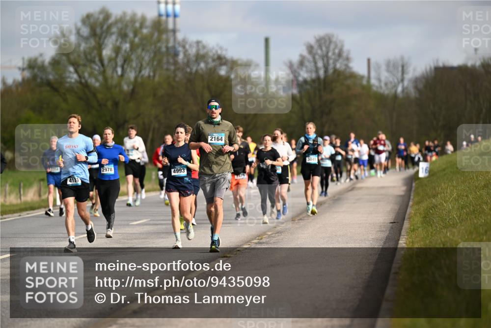 12.04.2026 - 45. Internationalen Wilhelmsburger Insellauf Dr. Thomas Lammeyer http://msf.ph/oto/9435098 12.04.2026 09:23:26 Laufen 4131, 2978, 4993, 2164, 3045 meine-sportfotos.de