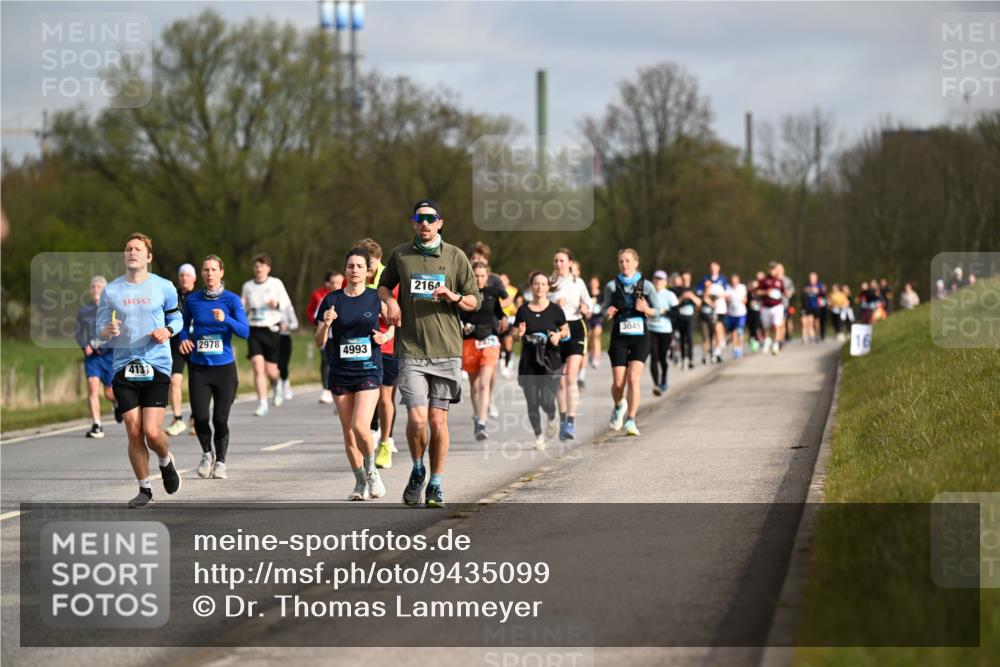 12.04.2026 - 45. Internationalen Wilhelmsburger Insellauf Dr. Thomas Lammeyer http://msf.ph/oto/9435099 12.04.2026 09:23:27 Laufen 4131, 2978, 4993, 2164, 3045 meine-sportfotos.de