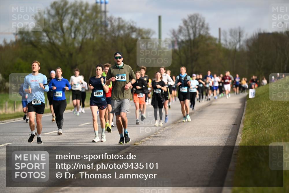 12.04.2026 - 45. Internationalen Wilhelmsburger Insellauf Dr. Thomas Lammeyer http://msf.ph/oto/9435101 12.04.2026 09:23:27 Laufen 4131, 2978, 4993, 2164, 3045 meine-sportfotos.de