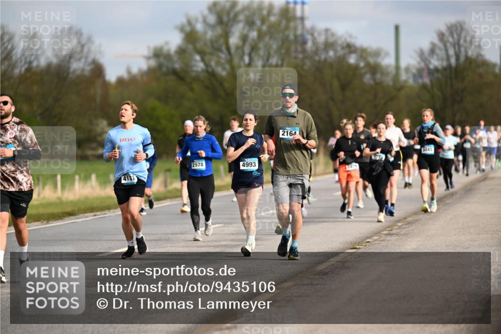 12.04.2026 - 45. Internationalen Wilhelmsburger Insellauf Dr. Thomas Lammeyer http://msf.ph/oto/9435106 12.04.2026 09:23:28 Laufen 2978, 4993, 4131, 2164, 2879, 3045 meine-sportfotos.de
