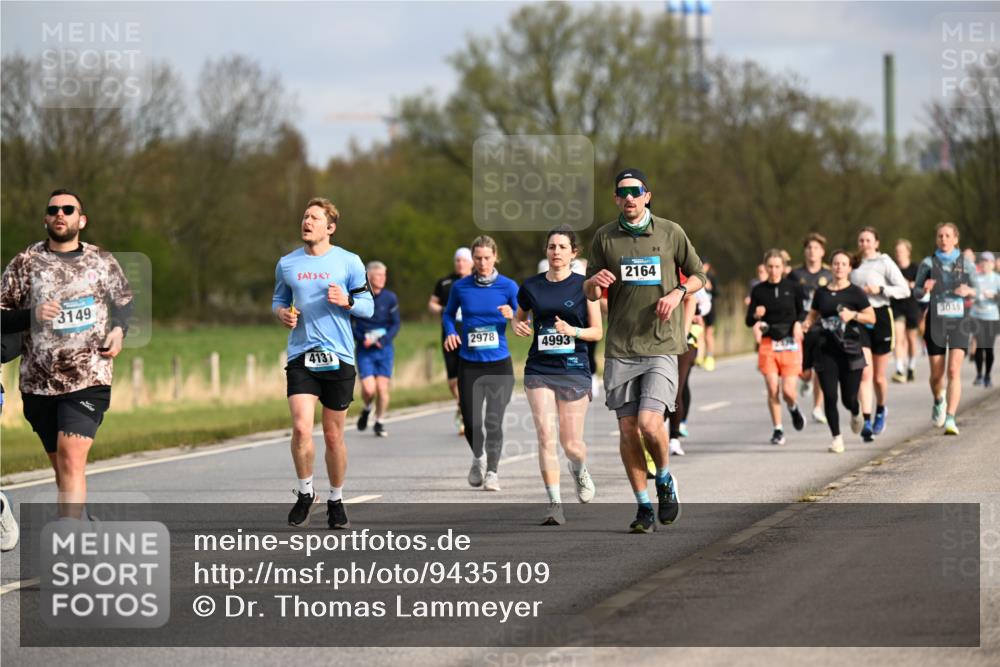 12.04.2026 - 45. Internationalen Wilhelmsburger Insellauf Dr. Thomas Lammeyer http://msf.ph/oto/9435109 12.04.2026 09:23:29 Laufen 3149, 2978, 4993, 4131, 2164, 3045 meine-sportfotos.de