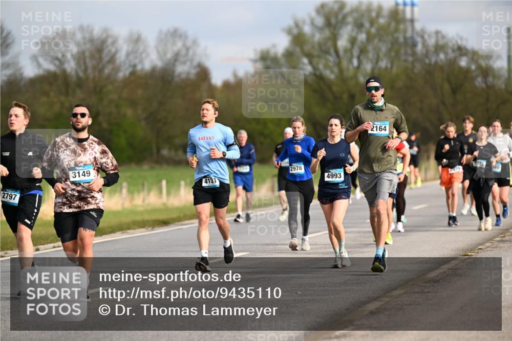 12.04.2026 - 45. Internationalen Wilhelmsburger Insellauf Dr. Thomas Lammeyer http://msf.ph/oto/9435110 12.04.2026 09:23:29 Laufen 2797, 3149, 4131, 2978, 4993, 2164, 60 meine-sportfotos.de