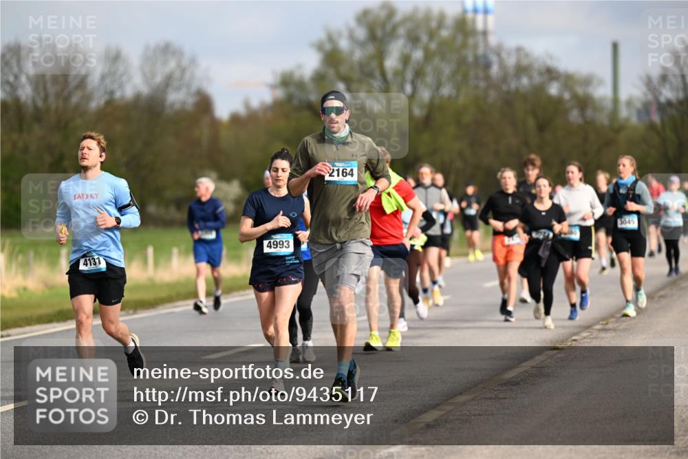12.04.2026 - 45. Internationalen Wilhelmsburger Insellauf Dr. Thomas Lammeyer http://msf.ph/oto/9435117 12.04.2026 09:23:30 Laufen 4131, 4993, 2164, 3045 meine-sportfotos.de