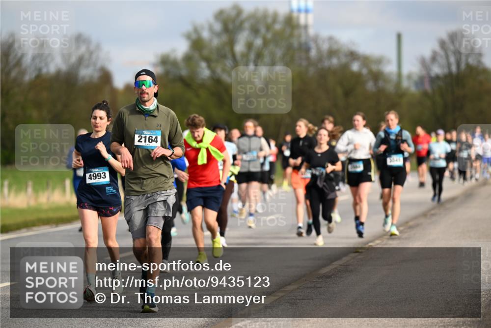 12.04.2026 - 45. Internationalen Wilhelmsburger Insellauf Dr. Thomas Lammeyer http://msf.ph/oto/9435123 12.04.2026 09:23:31 Laufen 4993, 2164, 21, 313, 415 meine-sportfotos.de