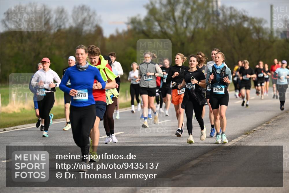 12.04.2026 - 45. Internationalen Wilhelmsburger Insellauf Dr. Thomas Lammeyer http://msf.ph/oto/9435137 12.04.2026 09:23:34 Laufen 155, 2978, 3223, 287, 3044, 3045 meine-sportfotos.de