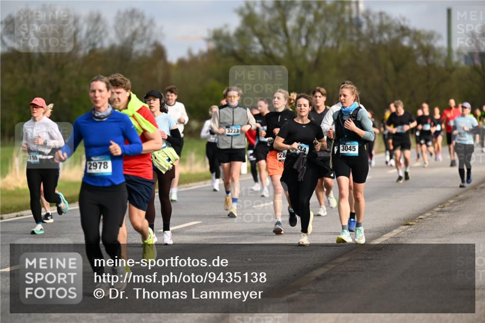 12.04.2026 - 45. Internationalen Wilhelmsburger Insellauf Dr. Thomas Lammeyer http://msf.ph/oto/9435138 12.04.2026 09:23:34 Laufen 155, 2978, 3223, 3045, 44, 28 meine-sportfotos.de