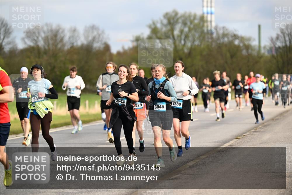 12.04.2026 - 45. Internationalen Wilhelmsburger Insellauf Dr. Thomas Lammeyer http://msf.ph/oto/9435145 12.04.2026 09:23:36 Laufen 3347, 3460, 32, 3044, 2880, 2879, 3045 meine-sportfotos.de