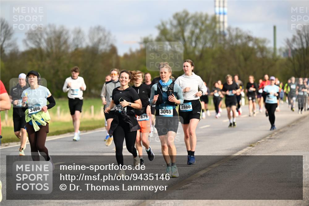 12.04.2026 - 45. Internationalen Wilhelmsburger Insellauf Dr. Thomas Lammeyer http://msf.ph/oto/9435146 12.04.2026 09:23:36 Laufen 3466, 3044, 2879, 2880, 3045 meine-sportfotos.de