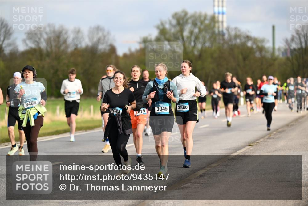 12.04.2026 - 45. Internationalen Wilhelmsburger Insellauf Dr. Thomas Lammeyer http://msf.ph/oto/9435147 12.04.2026 09:23:36 Laufen 3466, 3044, 2879, 3045, 2880 meine-sportfotos.de
