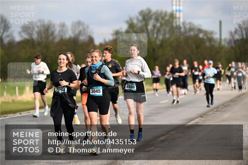 12.04.2026 - 45. Internationalen Wilhelmsburger Insellauf Dr. Thomas Lammeyer http://msf.ph/oto/9435153 12.04.2026 09:23:37 Laufen 3044, 3045, 2880 meine-sportfotos.de