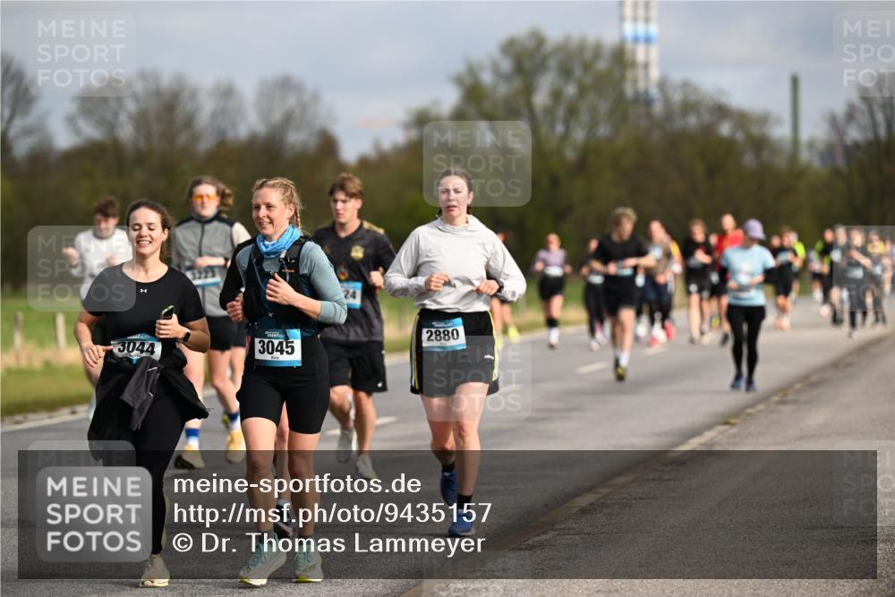 12.04.2026 - 45. Internationalen Wilhelmsburger Insellauf Dr. Thomas Lammeyer http://msf.ph/oto/9435157 12.04.2026 09:23:38 Laufen 3044, 3045, 24, 2880 meine-sportfotos.de