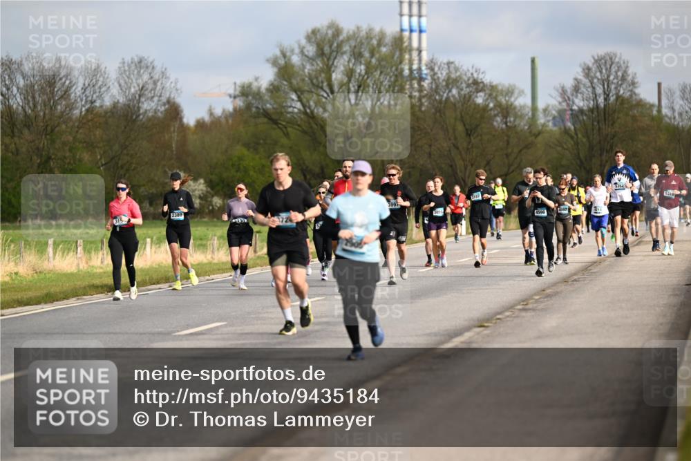 12.04.2026 - 45. Internationalen Wilhelmsburger Insellauf Dr. Thomas Lammeyer http://msf.ph/oto/9435184 12.04.2026 09:23:43 Laufen 2389, 315, 230, 372, 3997, 3187, 3059, 4596, 4597, 4215, 5352, 5319 meine-sportfotos.de
