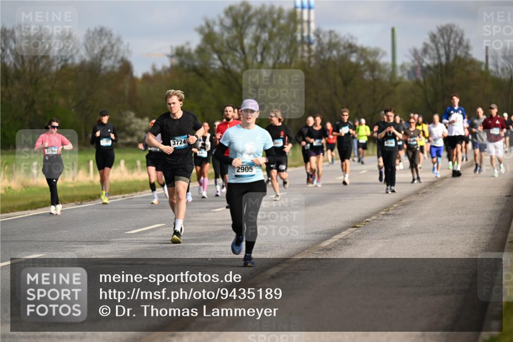 12.04.2026 - 45. Internationalen Wilhelmsburger Insellauf Dr. Thomas Lammeyer http://msf.ph/oto/9435189 12.04.2026 09:23:44 Laufen 3194, 3724, 2905 meine-sportfotos.de