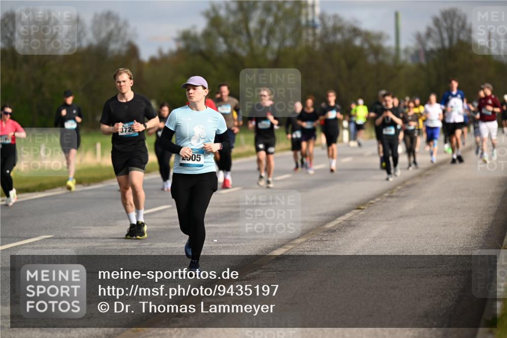12.04.2026 - 45. Internationalen Wilhelmsburger Insellauf Dr. Thomas Lammeyer http://msf.ph/oto/9435197 12.04.2026 09:23:45 Laufen 372, 05 meine-sportfotos.de