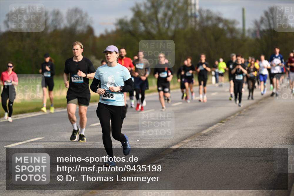 12.04.2026 - 45. Internationalen Wilhelmsburger Insellauf Dr. Thomas Lammeyer http://msf.ph/oto/9435198 12.04.2026 09:23:46 Laufen 3724, 2905 meine-sportfotos.de