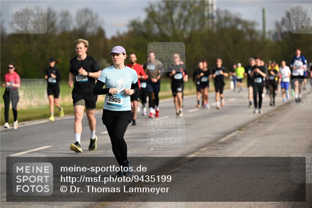 12.04.2026 - 45. Internationalen Wilhelmsburger Insellauf Dr. Thomas Lammeyer http://msf.ph/oto/9435199 12.04.2026 09:23:46 Laufen 3724, 2905 meine-sportfotos.de