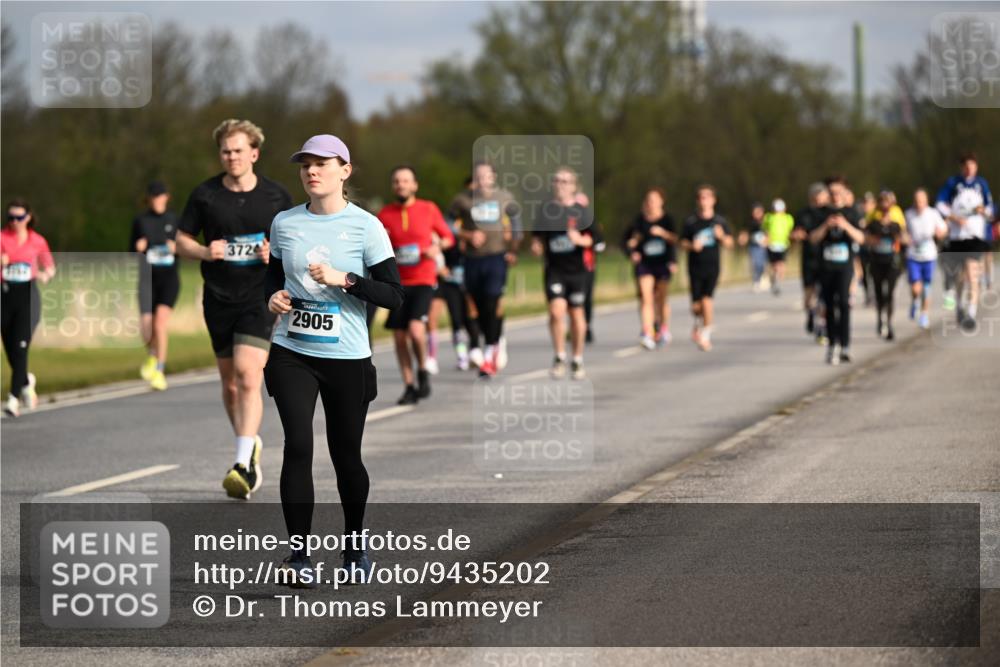 12.04.2026 - 45. Internationalen Wilhelmsburger Insellauf Dr. Thomas Lammeyer http://msf.ph/oto/9435202 12.04.2026 09:23:46 Laufen 3724, 2905 meine-sportfotos.de