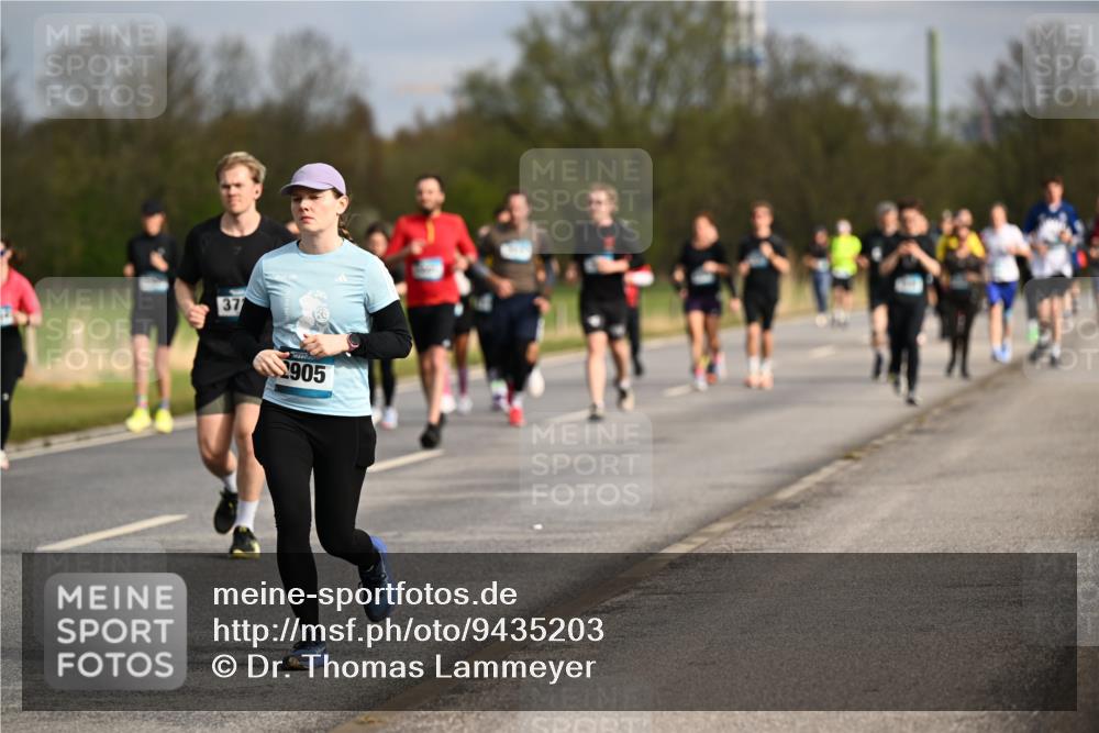 12.04.2026 - 45. Internationalen Wilhelmsburger Insellauf Dr. Thomas Lammeyer http://msf.ph/oto/9435203 12.04.2026 09:23:46 Laufen 37, 2905 meine-sportfotos.de