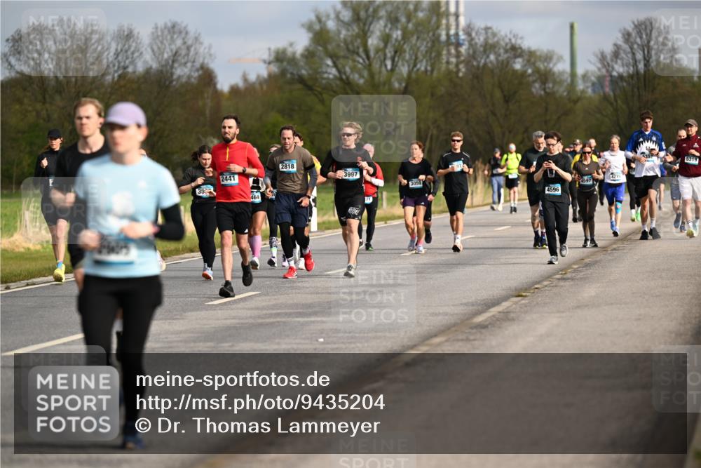 12.04.2026 - 45. Internationalen Wilhelmsburger Insellauf Dr. Thomas Lammeyer http://msf.ph/oto/9435204 12.04.2026 09:23:47 Laufen 352, 2441, 464, 5319, 2818, 3997, 4215, 30591, 4597, 3059, 4596 meine-sportfotos.de