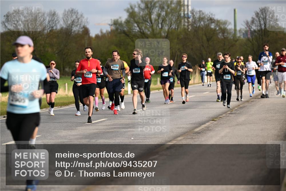 12.04.2026 - 45. Internationalen Wilhelmsburger Insellauf Dr. Thomas Lammeyer http://msf.ph/oto/9435207 12.04.2026 09:23:47 Laufen 330, 3508, 2441, 464, 2818, 3997, 3059, 6, 318, 459, 4597, 4215, 4596, 5352 meine-sportfotos.de
