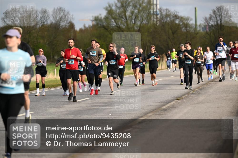 12.04.2026 - 45. Internationalen Wilhelmsburger Insellauf Dr. Thomas Lammeyer http://msf.ph/oto/9435208 12.04.2026 09:23:47 Laufen 30, 350, 2441, 4464, 2818, 187, 3059, 3997, 4596, 2215, 5352, 5319 meine-sportfotos.de